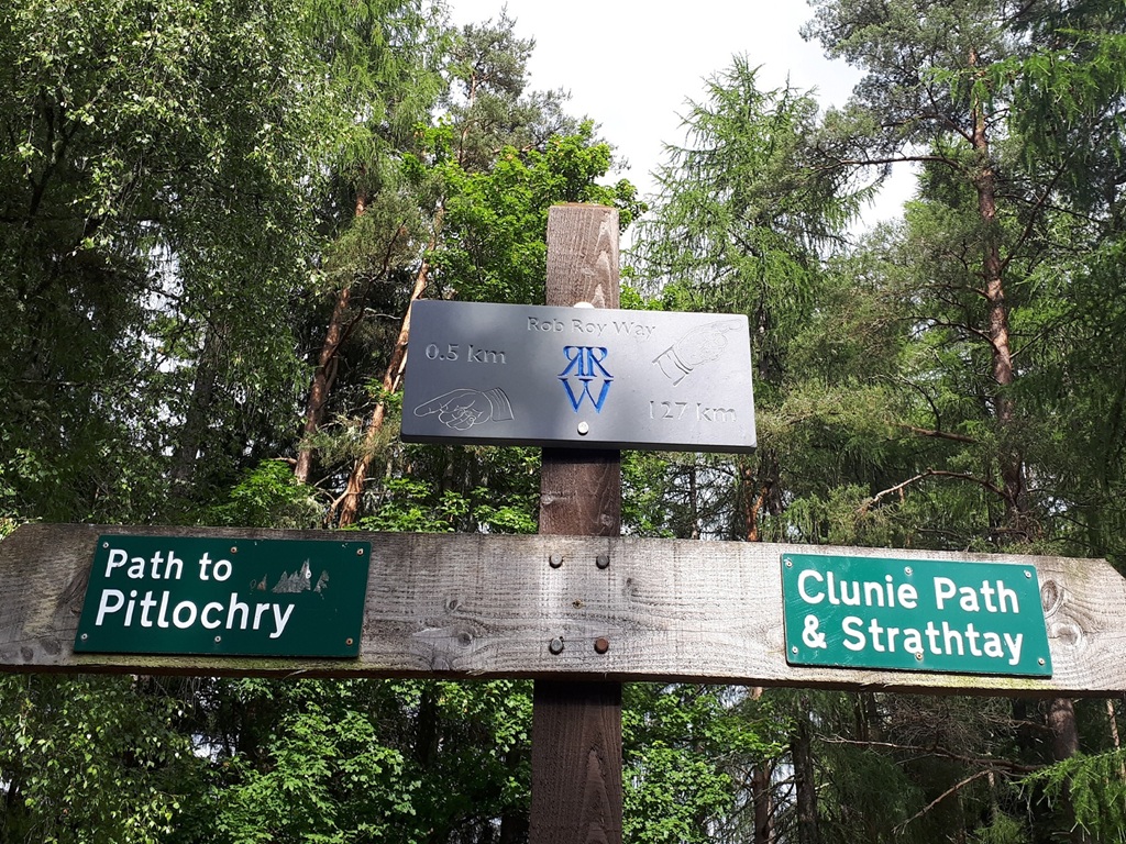 Rob Roy Way path sign in Pitlochry